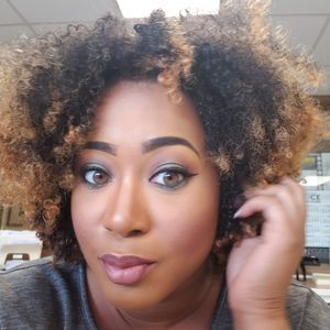 Meet your Posher, Clarissa